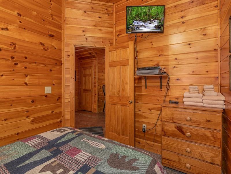 Chalet image 2