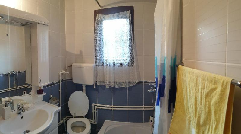 One-Bedroom Apartment image 4