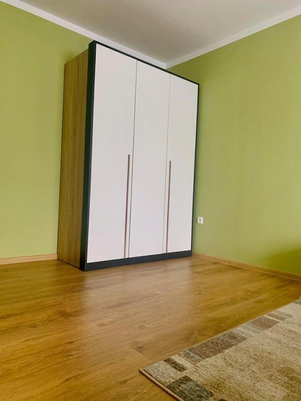 One-Bedroom Apartment image 3