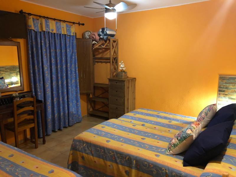 Triple Room with Shower image 3