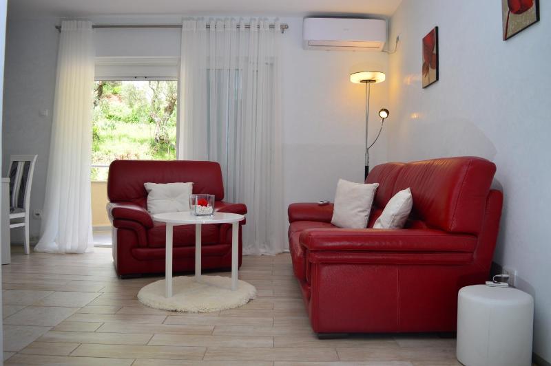 Apartment image 3