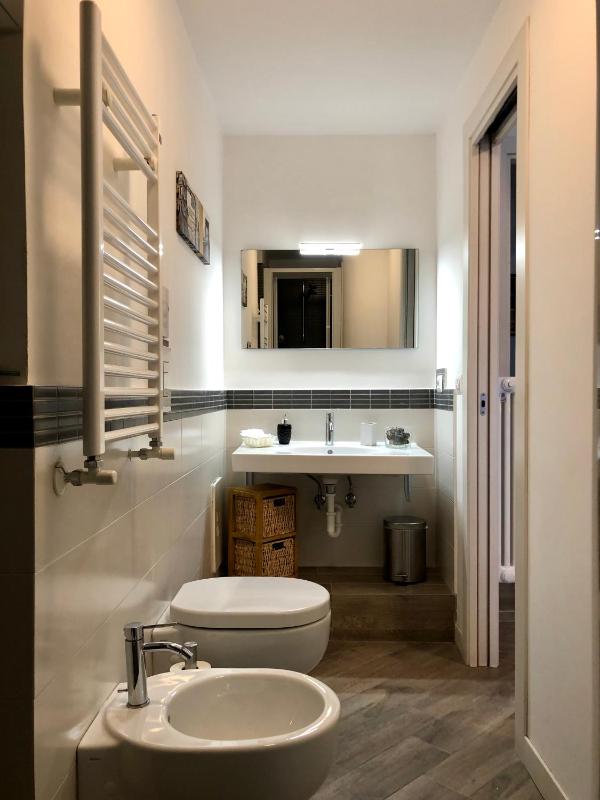 Double Room with Balcony image 3