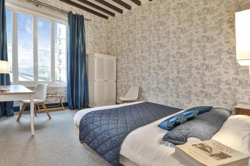 Quadruple Room image 1