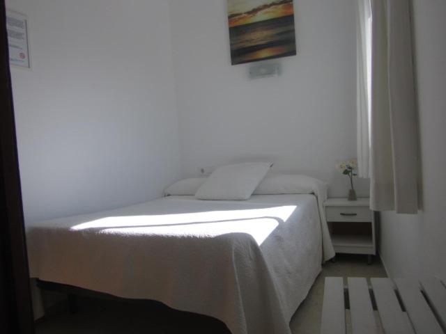 Small Double Room image 1