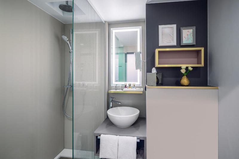 Privilege Double Room image 4