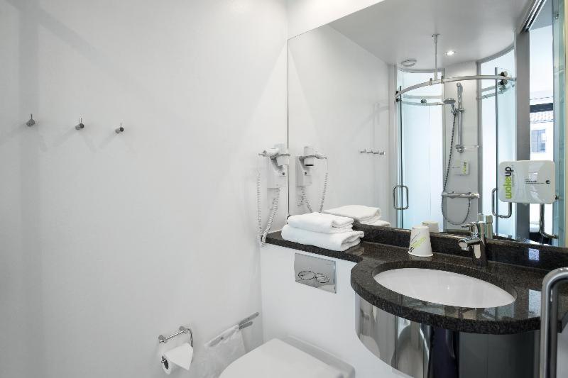 Room #17480544 image 2