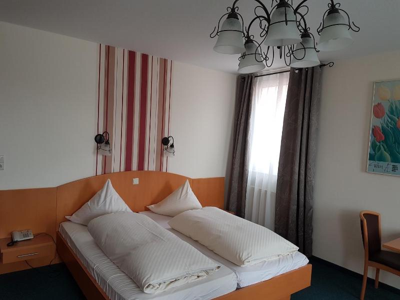 Double Room image 1