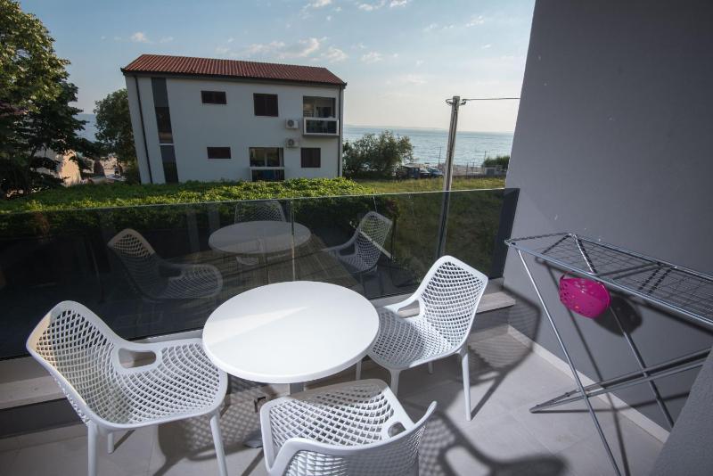 Apartment with Sea View image 2