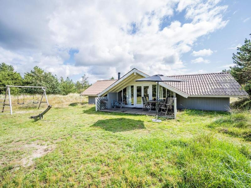Four-Bedroom Holiday Home image 3