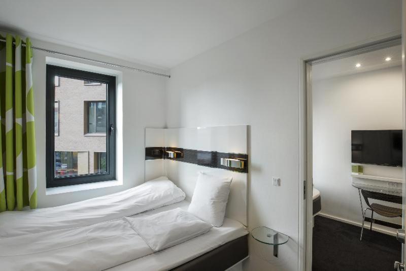 Room #67982943 image 2