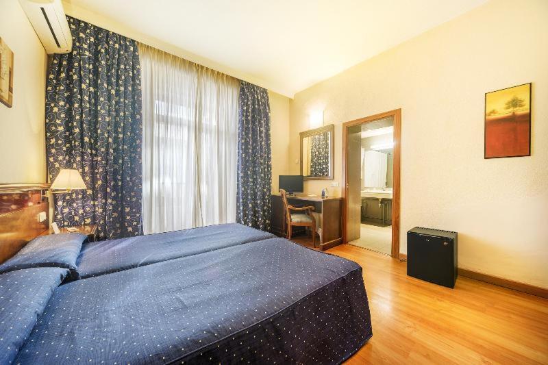 Room #9294131 image 1