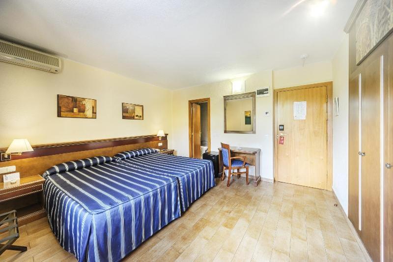 Room #9294131 image 3