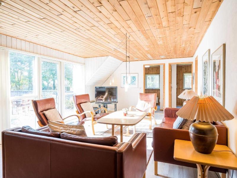 Four-Bedroom Holiday Home image 2