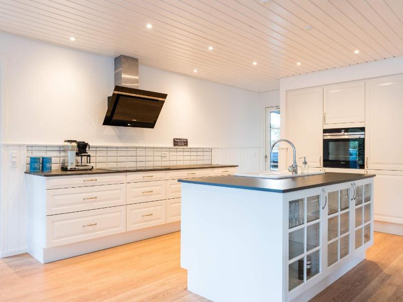 Four-Bedroom Holiday Home image 1