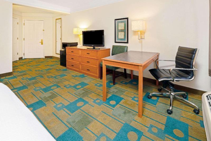 King Room - Mobility Access/Non-Smoking image 2