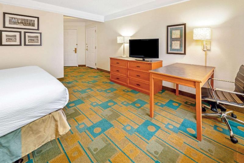 King Room - Mobility Access/Non-Smoking image 2