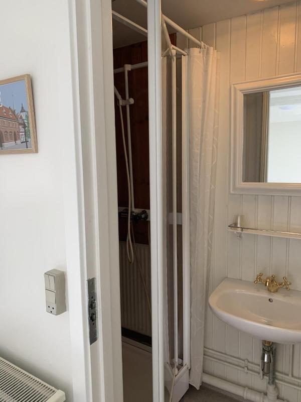 Double Room with Private Bathroom - Cell image 4
