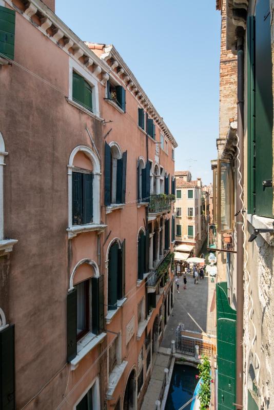 San Polo Canal View Apartments by Wonderful Italy - image 7
