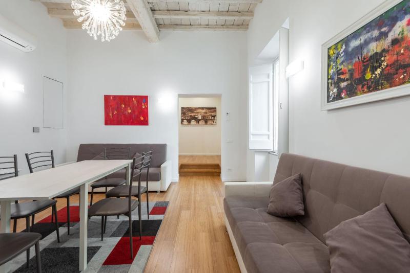 Restored Apartment - Stunning Pantheon View Images