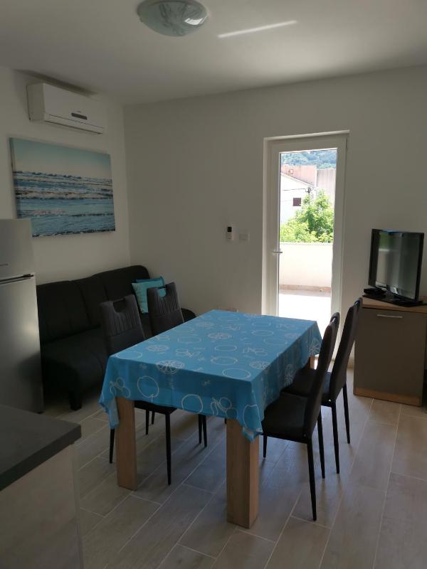 Studio Apartment image 2