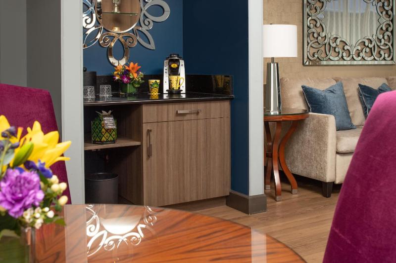 Staypineapple at Hotel Rose in Downtown Portland - image 30