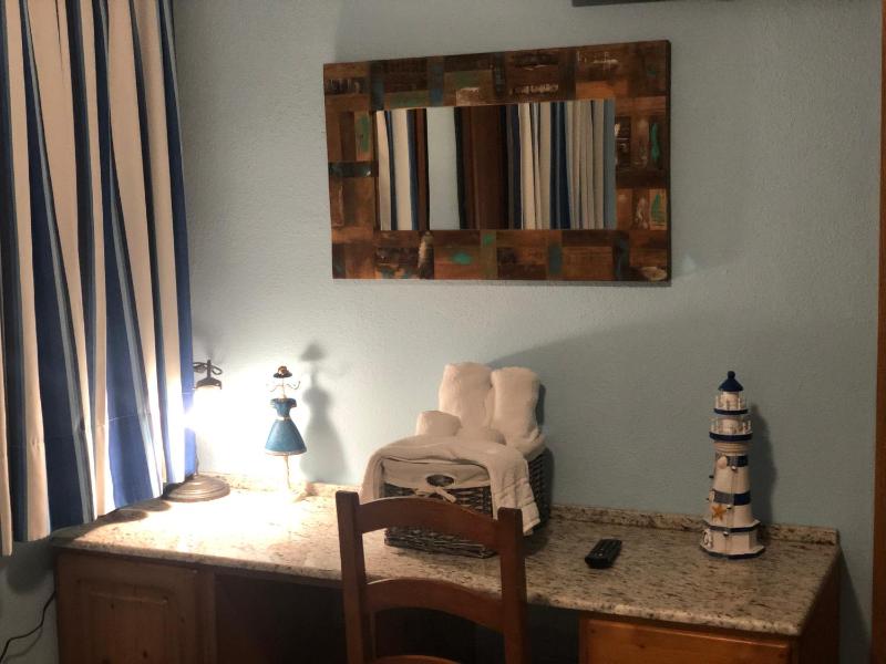 Double or Twin Room image 4