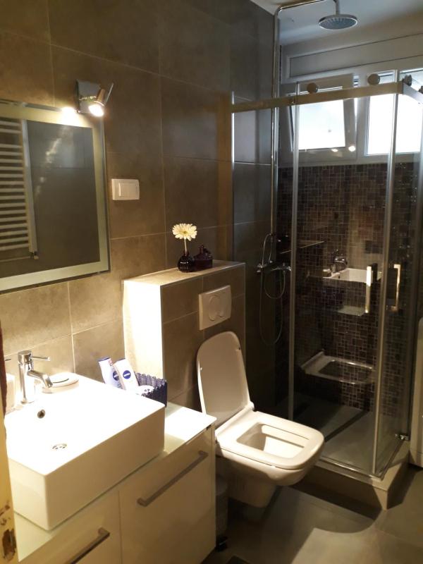 One-Bedroom Apartment image 4