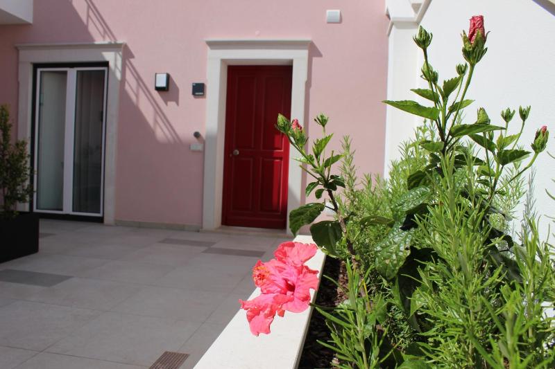 Cardeal Suites & Apartments - image 9