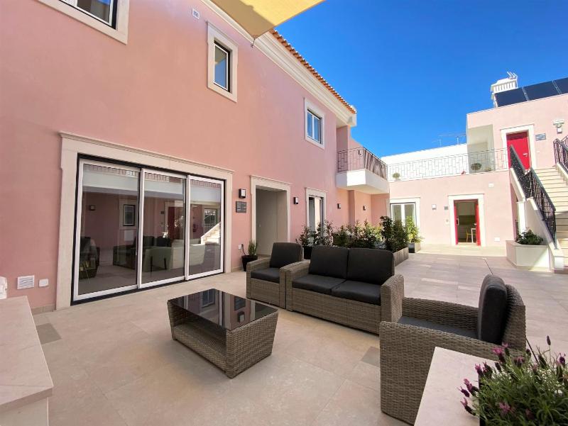 Cardeal Suites & Apartments - image 15
