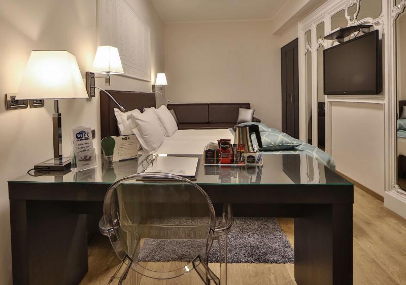 Classic Triple Room image 1