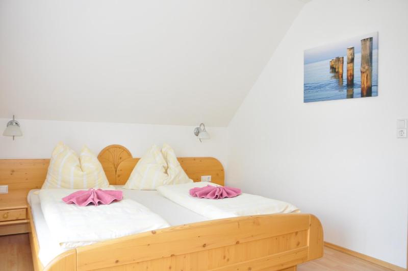 One-Bedroom Apartment image 4