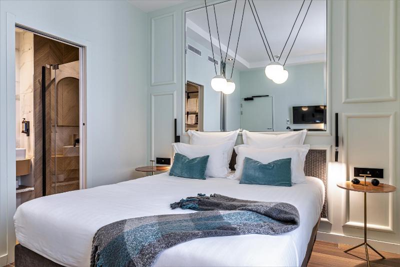 Classic Double Room image 1