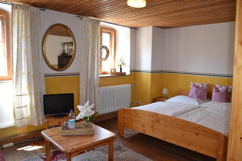 Double Room with Shared Bathroom image 1