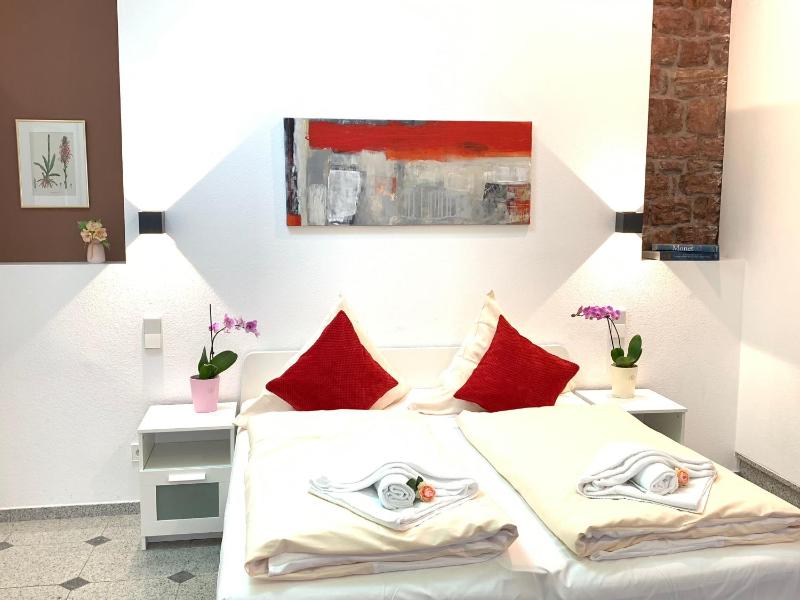 One-Bedroom Apartment image 4