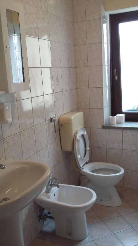 One-Bedroom Apartment image 4
