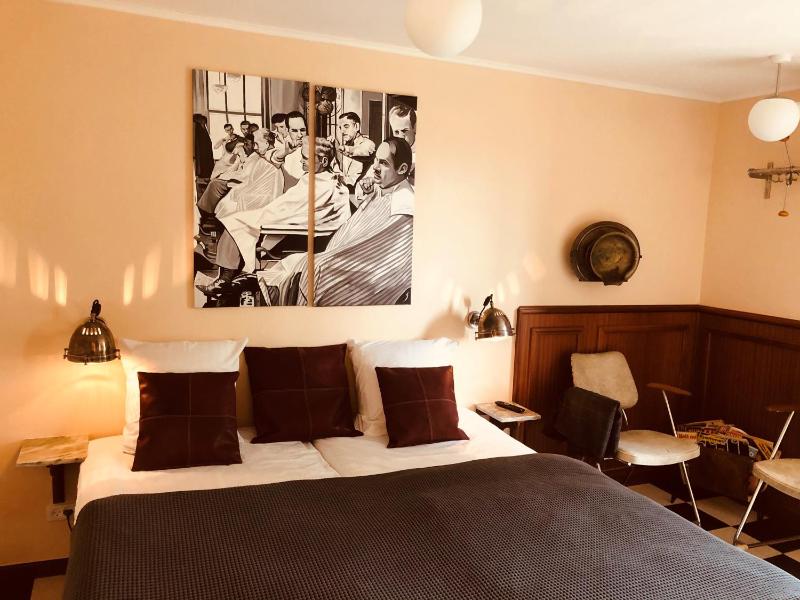 Junior Suite with French Balcony image 4
