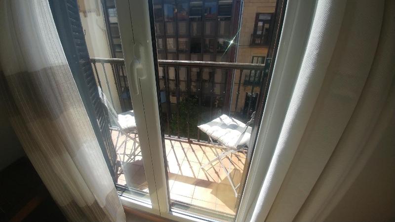 Double Room with Balcony image 4