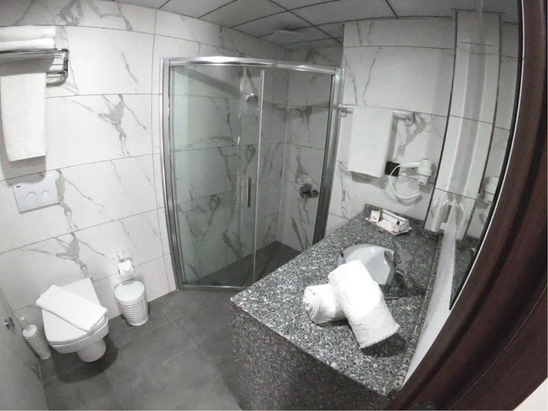 Double Room with Balcony image 3
