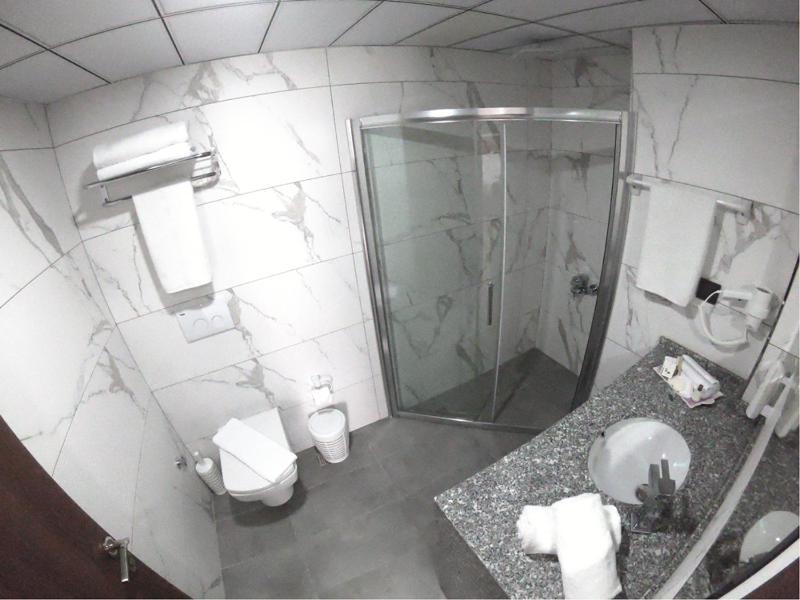 Double Room with Balcony image 2
