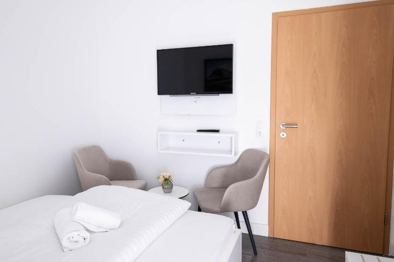 Budget Single Room image 4