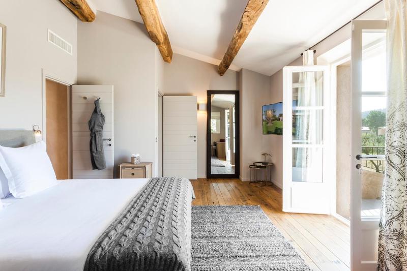 Junior Suite with Balcony image 1