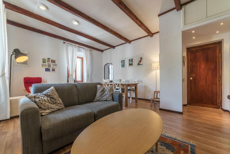 One-Bedroom Apartment image 4