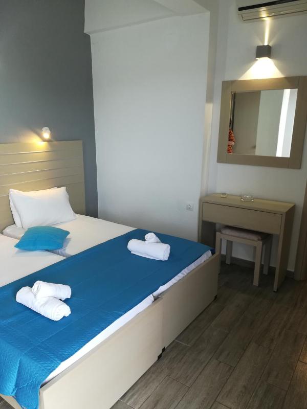 Deluxe Twin Room image 1