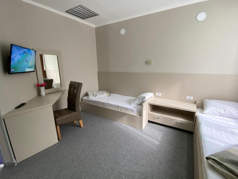 Double Room with Private Bathroom image 2