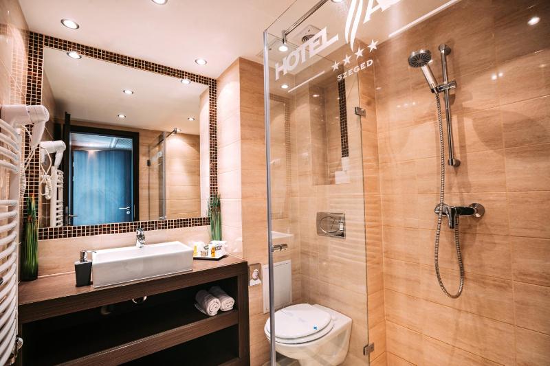 Superior Double Room image 2