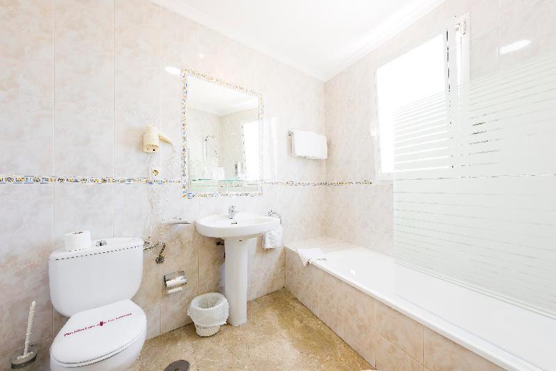 Room #9148336 image 2