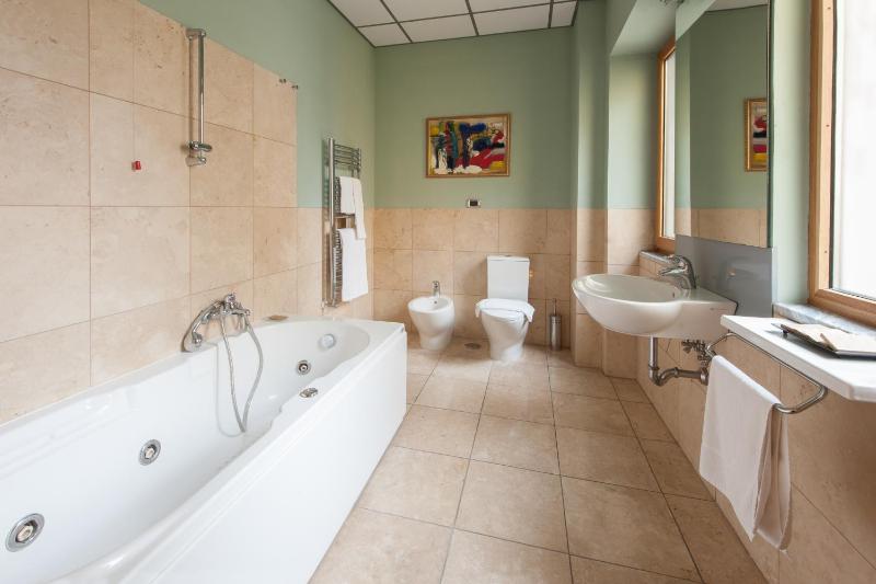 Superior Double Room image 3