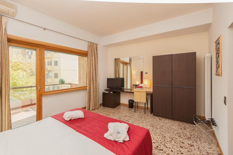 Superior Double Room image 2