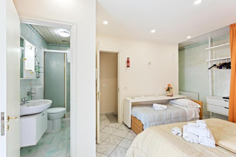 GuestHost - Castello Ursino Balcony Apartment x5 - image 8