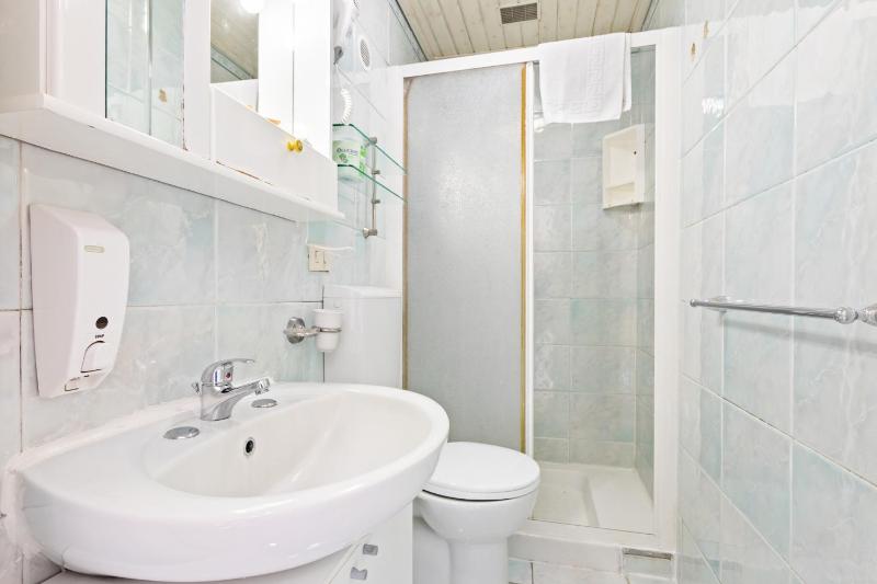 GuestHost - Castello Ursino Balcony Apartment x5 - image 12
